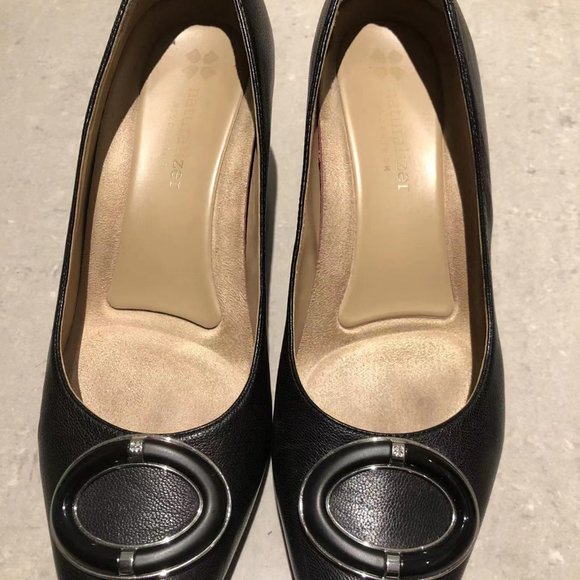 Women's leather Heels - Picture 2 of 9